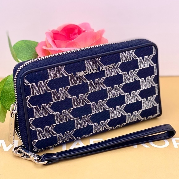 Michael Kors Jet Set Travel Wallet 
Phone Case Wristlet Glimmer MK Print - Picture 1 of 11